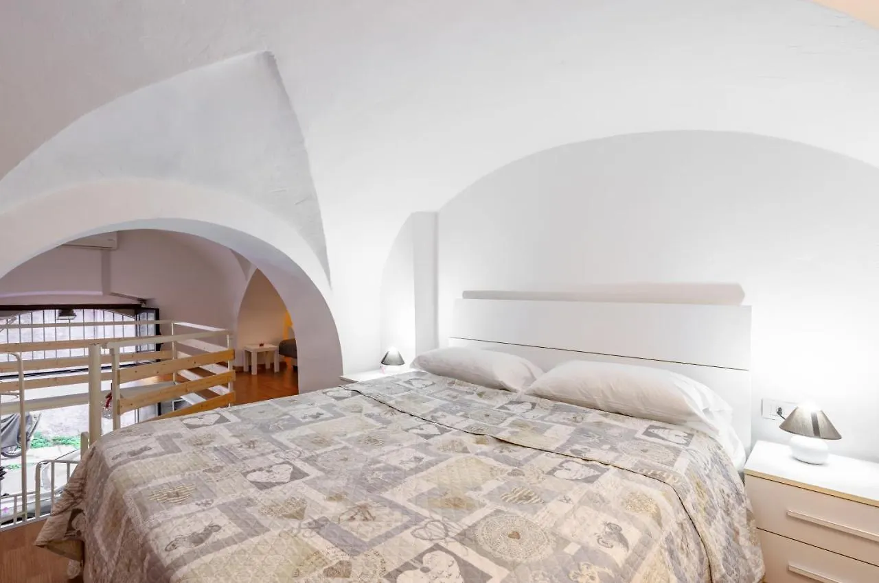 Functional Apt X5 In The Heart Of Catania Italy